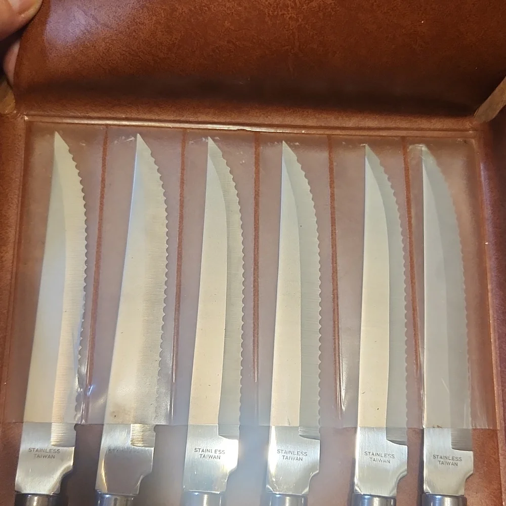 Vintage Wooden Handled Stainless Steel Steak Knives Set of Six In Vinyl Case